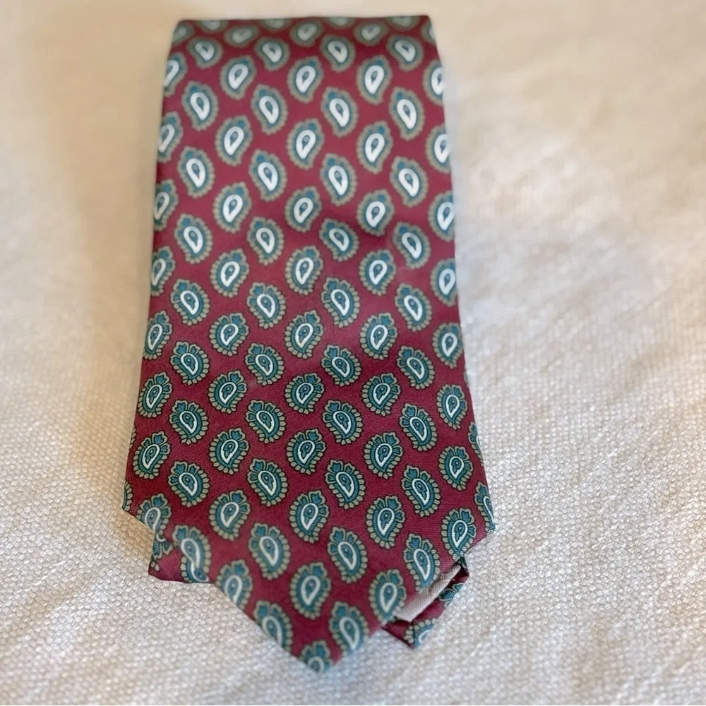 Christian Dior Elegant Red Paisley Men's Tie Made in Italy 56”